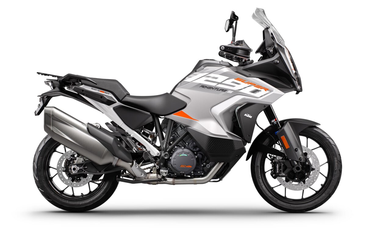 KTM 1290 Super Adventure S 2023 en blanc pour les fêtes Trail